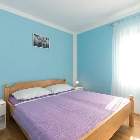 Marmilić In Punat, Krk *