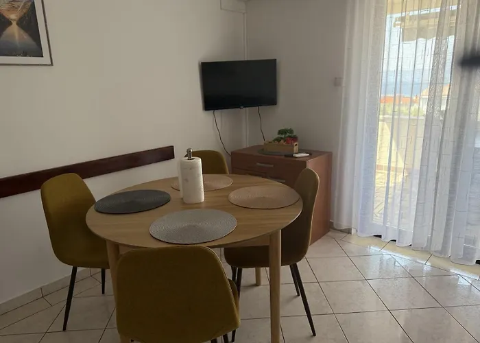 Marmilić In Punat, Krk Apartament *